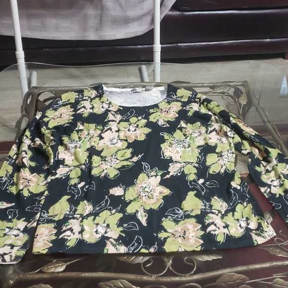 TIAN COLLECTION LONG SLEEVE TOP SIZE LARGE - Picture 1 of 2